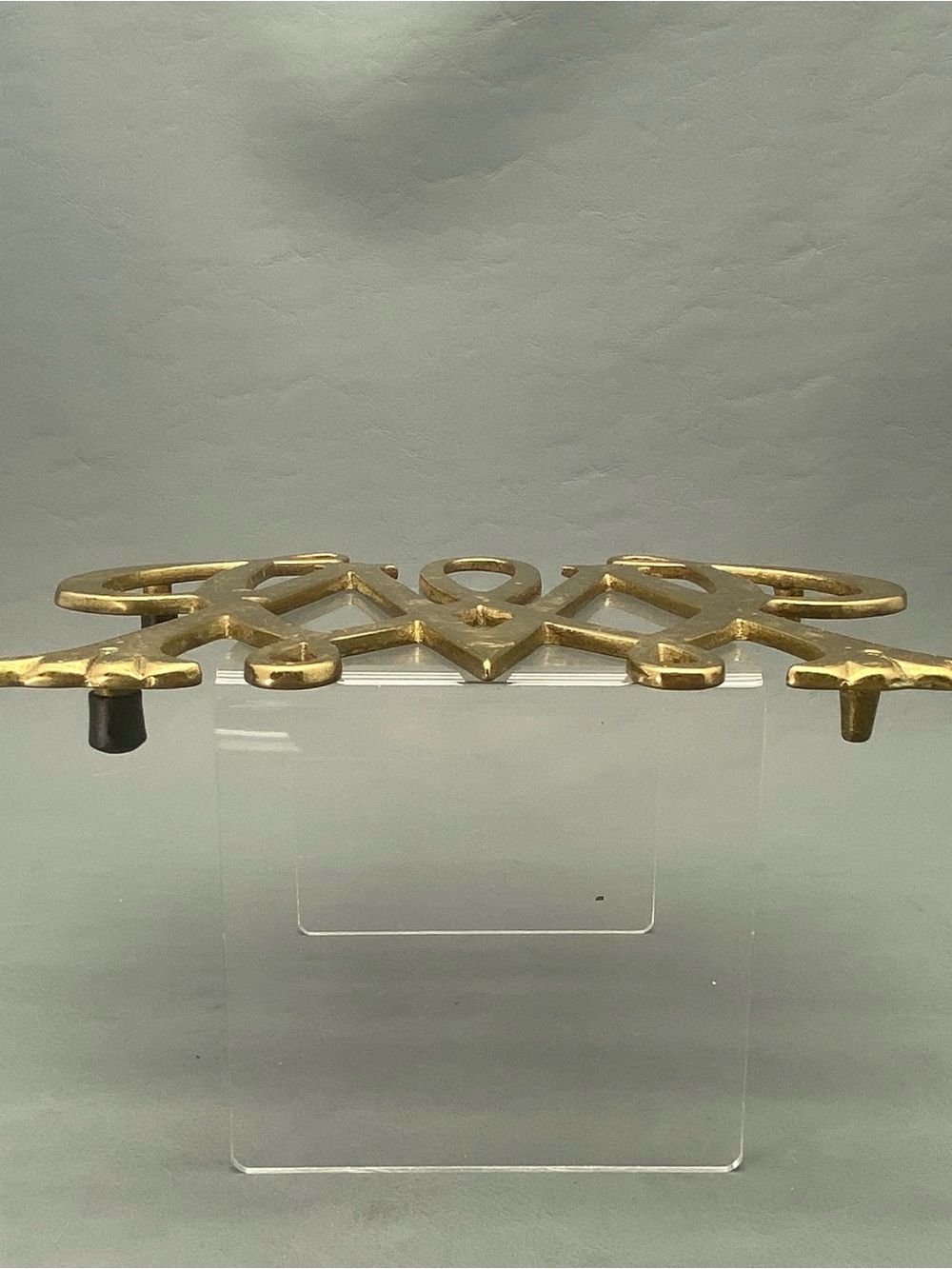 Vintage William and Mary Brass Trivet Virginia Metalcrafters Williamsburg 1950 - Picture 5 of 8